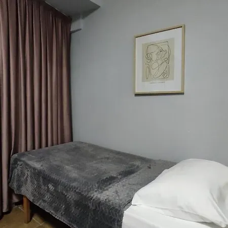 Central Apartment Tirana ティラナ